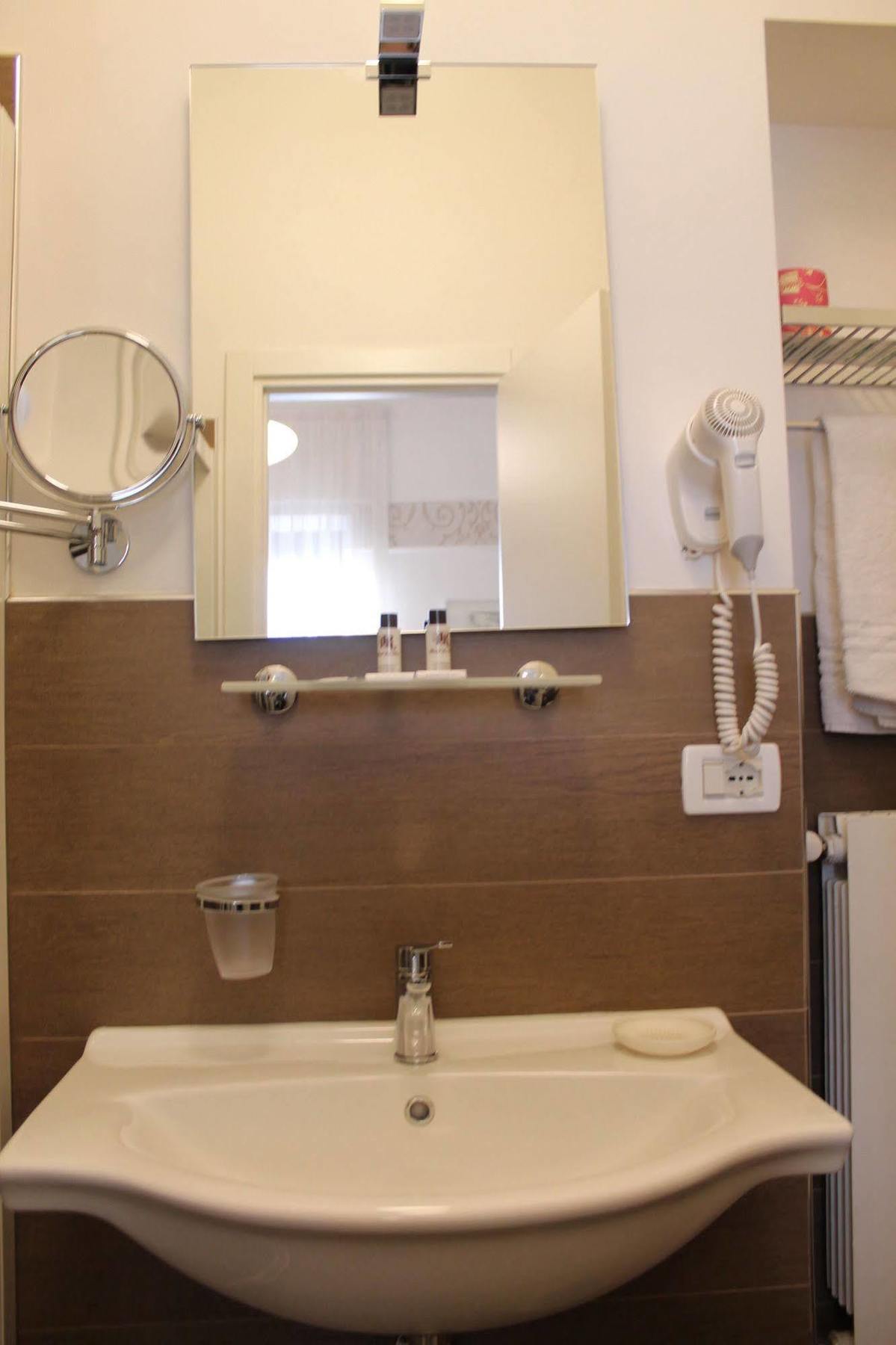 Hotel La Pace San Mauro Torinese Eksteriør bilde